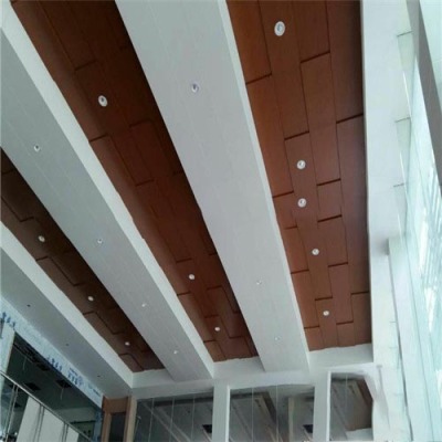 广汽本田4s店吊顶专项使用木纹白色铝单板天花